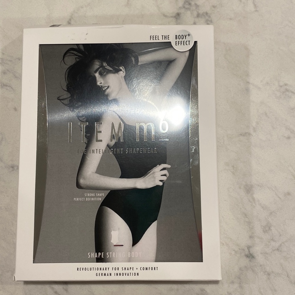 Item M6 Black shape string bodysuit L
